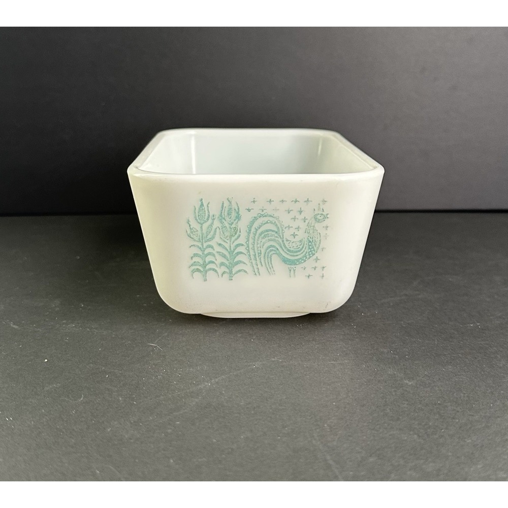 Vintage Pyrex 501 B - 1 1/2 Cup Amish Butterprint Refrigerator Dish No Lid